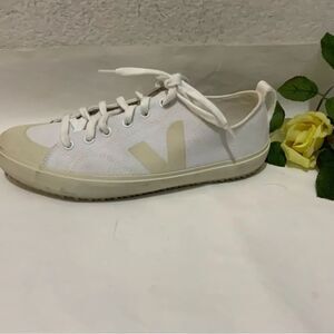 Veja Shoes Womens 10/41 Nova Canvas Sneakers Low Top White Casual Neutral